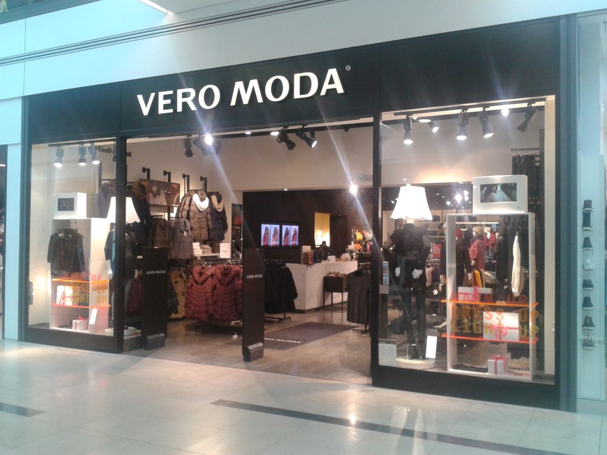 VERO MODA, Praha, 2012.